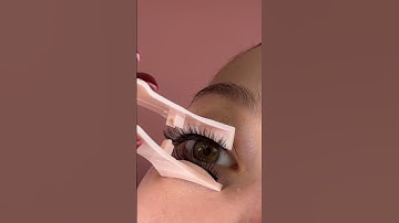 The lash hack that changed my routine forever 👀✨ #lashes #girlhacks #lashextensions