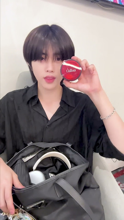 What's in My Bag? Lullua!🍊 #FANTASYBOYS #판타지보이즈 #KIMGYURAE #김규래 #Lullua #룰루아 #ルルア #shorts