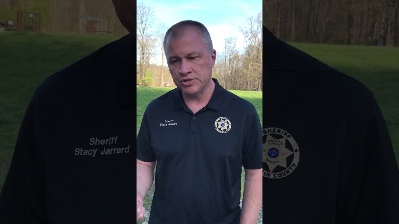 Sheriff Jarrard and the LCSO will bring medicines to the elderly - YouTube