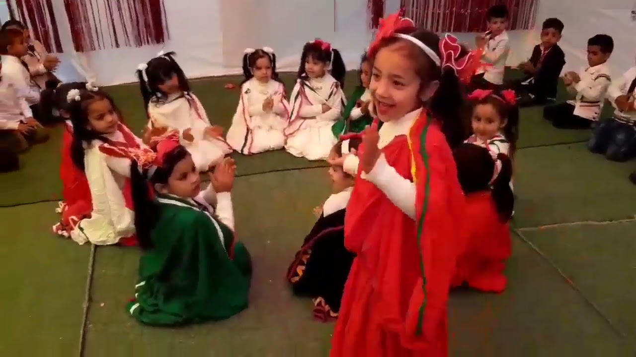 شاهد البراءة على أنغام #أغنية: أنا بنية صحراوية * بنت الوادي أصلي سوفية.. لحورية صوالح