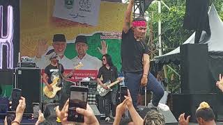 Download Lagu Slank - Maafkan 'Live' Padang MP3 Download Lagu Slank - Maafkan 'Live' Padang MP3