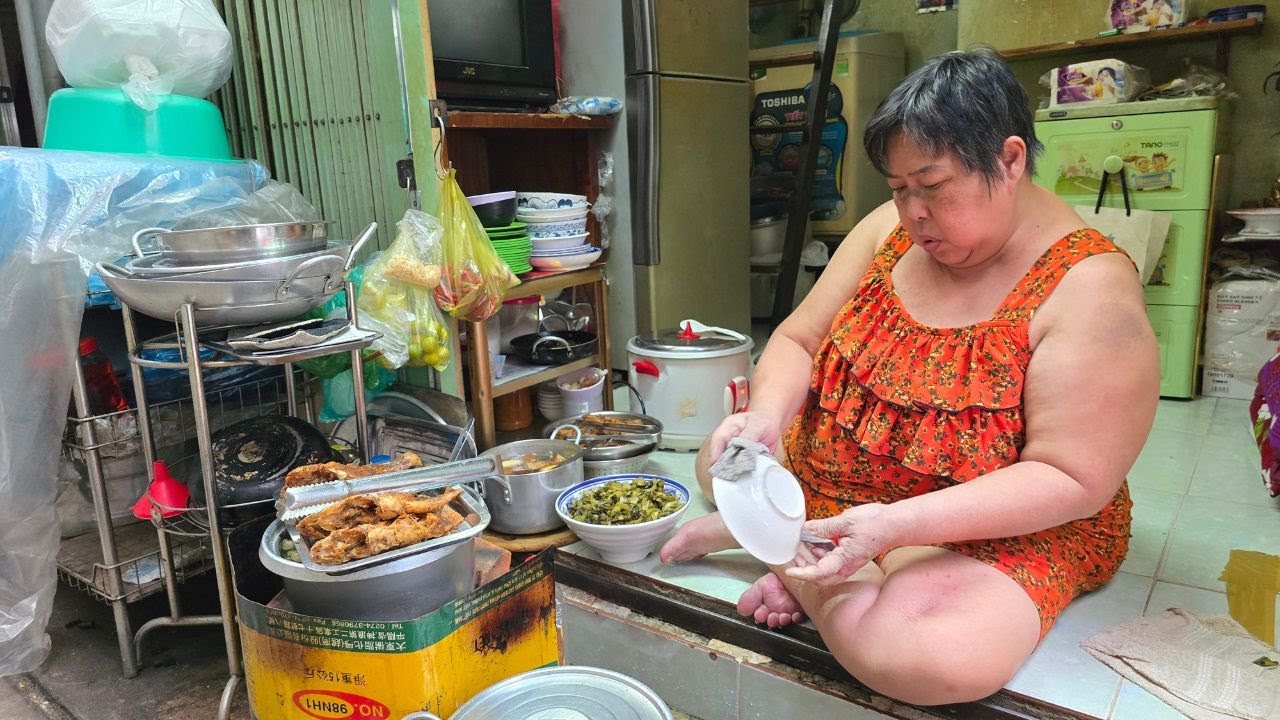 Tiệm cơm cô Lệ CHỢ GÀ SÀI GÒN ngon khỏi chê cá chiên giòn, thịt kho hột vịt