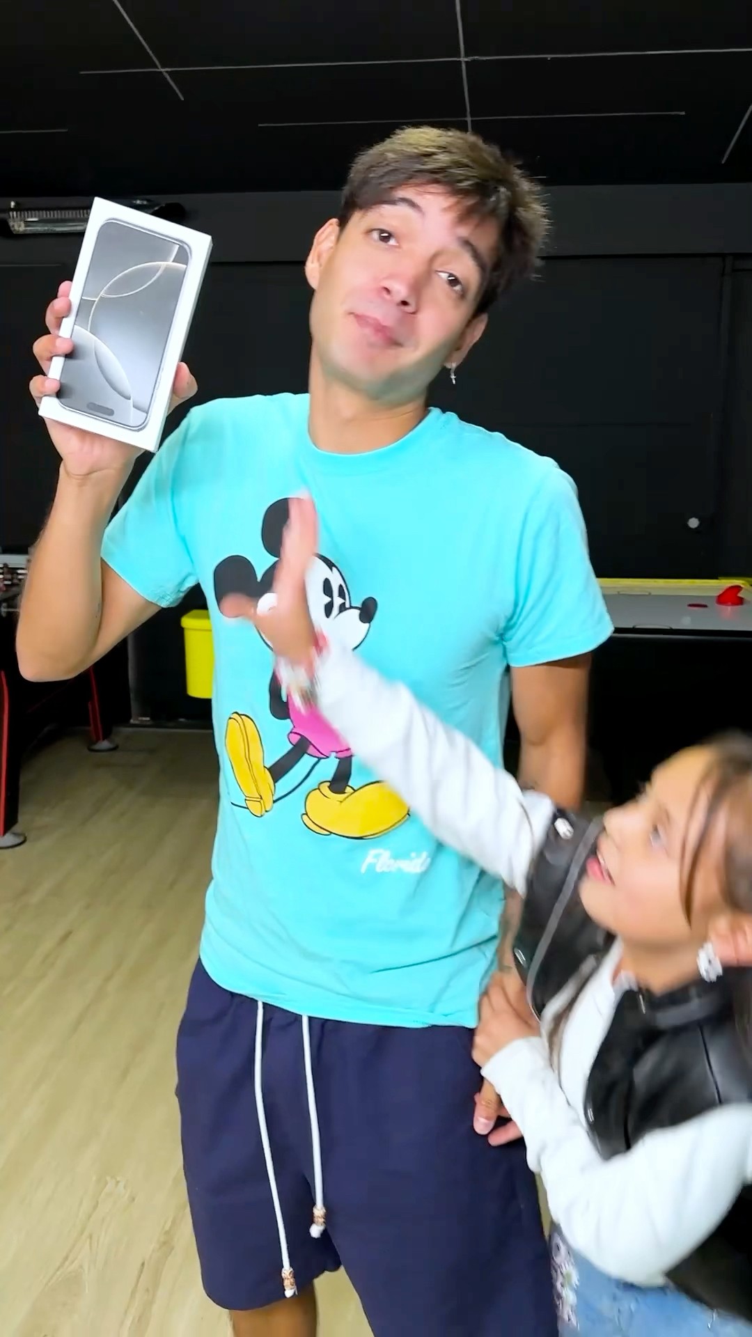 Mi Hermanita se Quiere Quedar con mi IPHONE 16