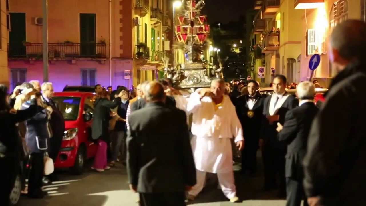 Messina - La Processione del Vascelluzzo 2 giugno 2013 arriva in chiesa