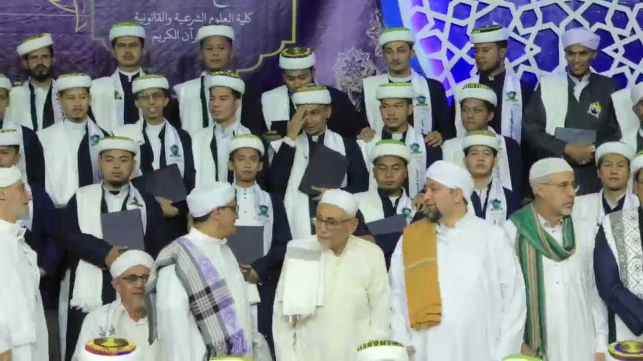 حفل تخرج الدفعة الرابعة من جامعة الوسطية الشرعية والدفعة الثامنة من رباط الإمام المهاجر - اليمن