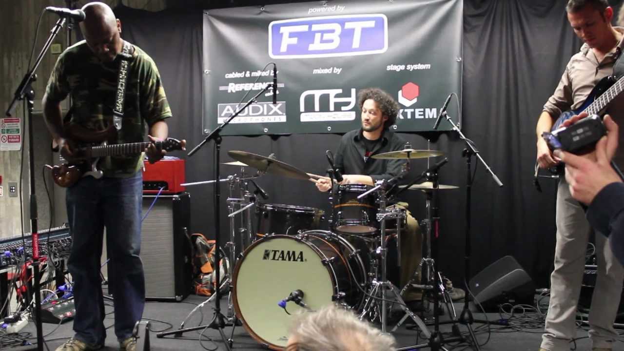 Tony Remy Tony Remy & Di Donato Guitars - Live at Second Hand Guitars 35 - YouTube
