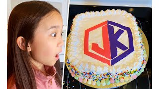 Did Janet Make the WORST CAKE Ever? 🎂🤔 / Janet and Kate
