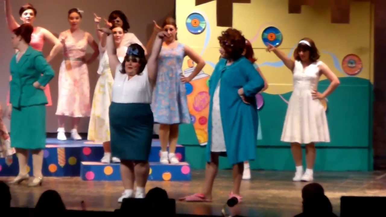 Nicole Ortizio as Tracy and Leah Killmer as Amber sing 