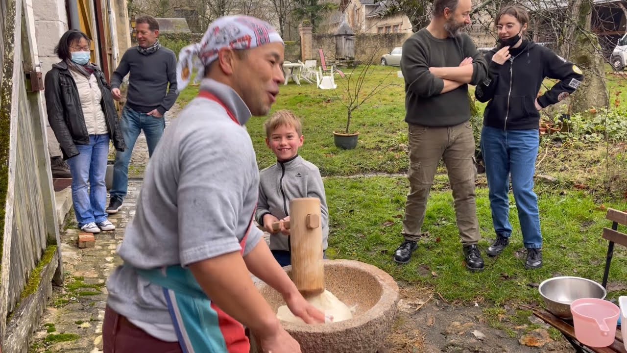 フランスで隣人集めて餅つきしてみた