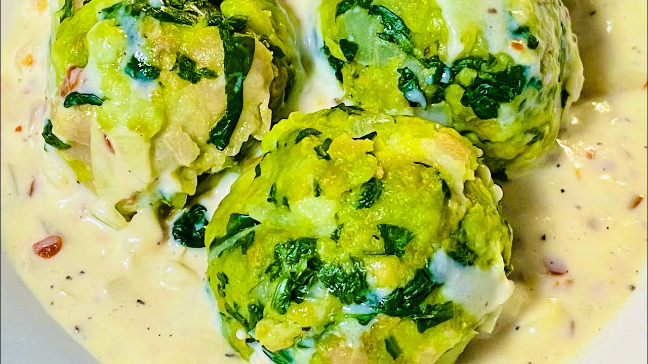 German bread dumplings | spinach bread dumplings | dumplings in white sauce