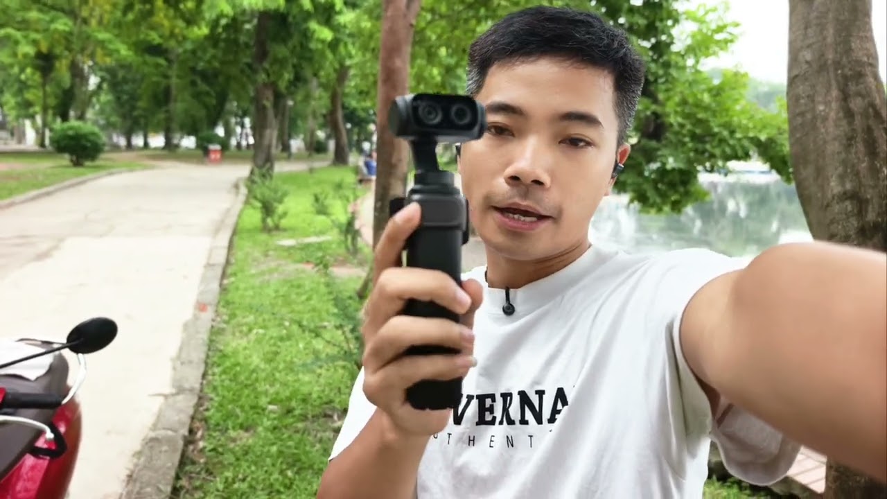 Cụm camera kép Leica trên Insta360 Luna Ultra với cảm biến 1 inch