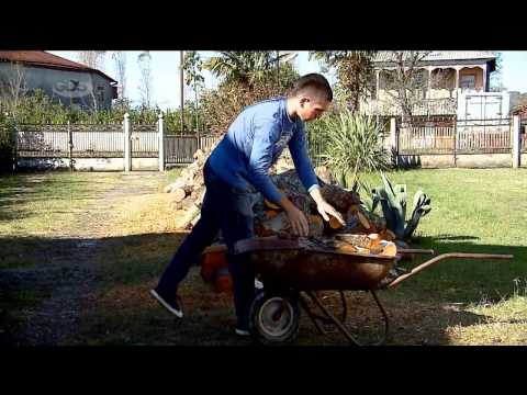 გაიცანით 16 წლის მეურნე სოფელ ხეთიდან სანდრო ნარსია