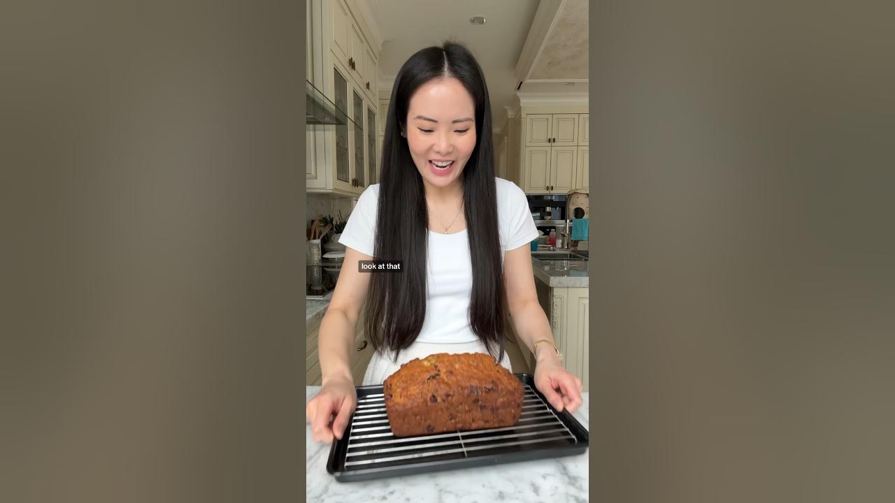 The BEST banana bread recipe! The BEST banana bread recipe!