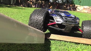 TRAXXAS MINI E REVO VXL BACKYARD BASH |HD|