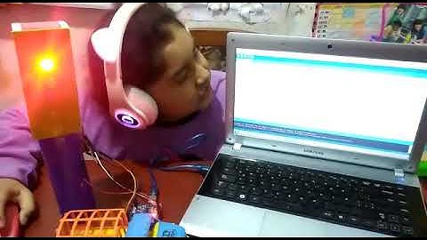 PROGRAMACION DE UN SEMAFORO CON ARDUINO Y CON TRES LEDS/DAYANA