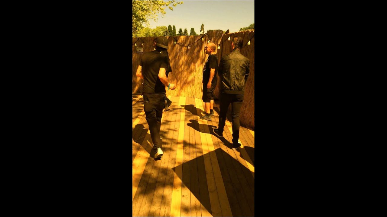 Tobin's mandatory pre-show turd (@paparoach)