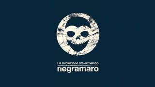 Video thumbnail of "negramaro -  L'amore Qui Non Passa  (audio ufficiale dall'album La Rivoluzione Sta Arrivando)"