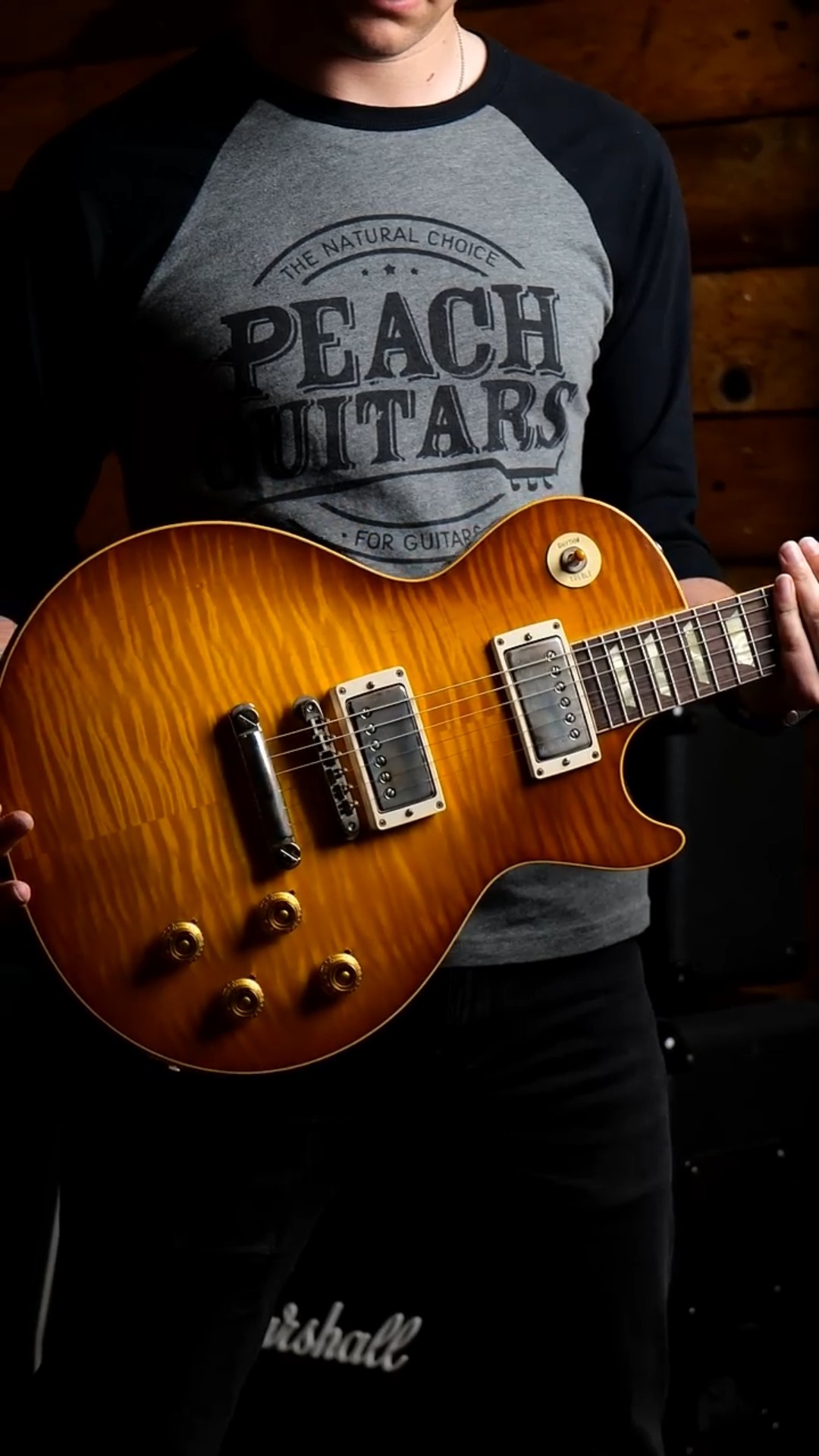 This Gibson Custom Les Paul Weighs Just 8lbs! - YouTube