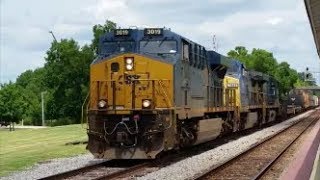 Csxt3019 Ge Es44Ac,7899 Ge Cw40-8,5437 Ge Es40Dc Leads A Long Q409-09 Sb In Fay Nc