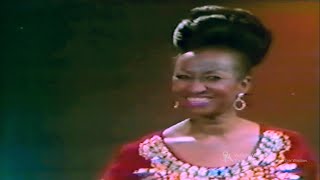 Video voorbeeld van "Celia Cruz - No Mercedes"