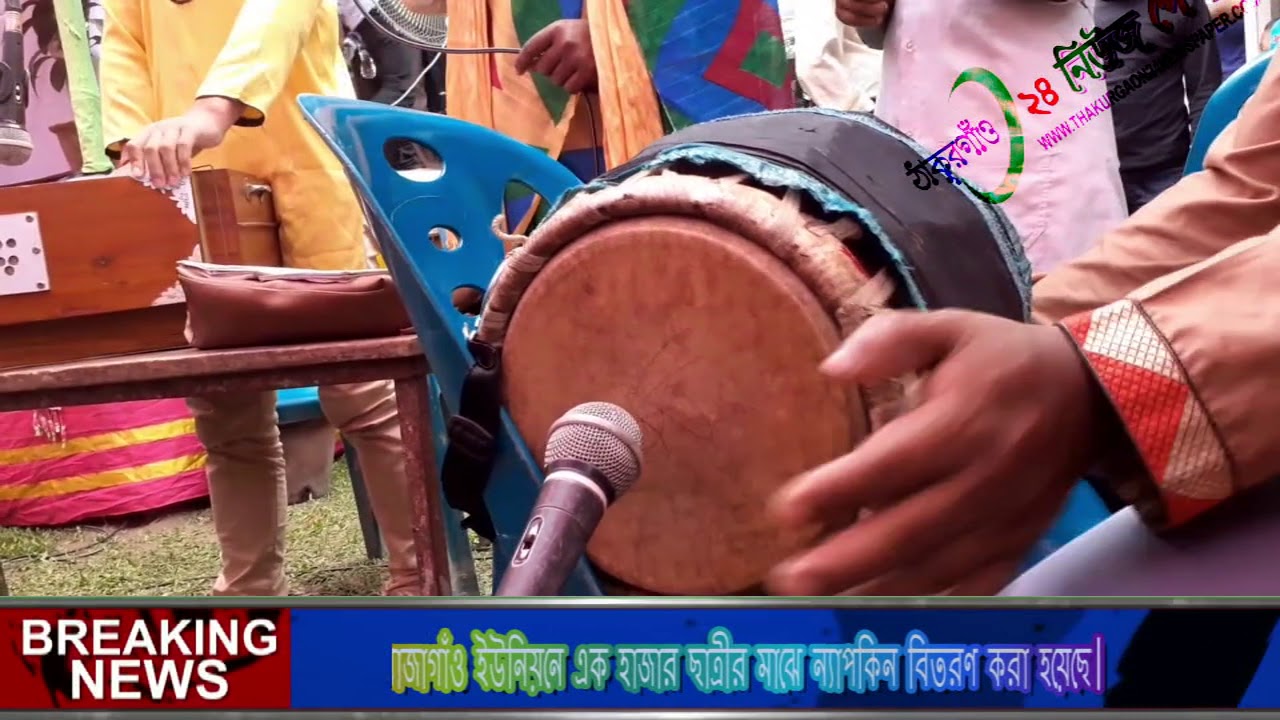 ঠাকুরগাঁওয়ে শিক্ষার্থীদের মাঝে ন্যাপকিন বিতরণ