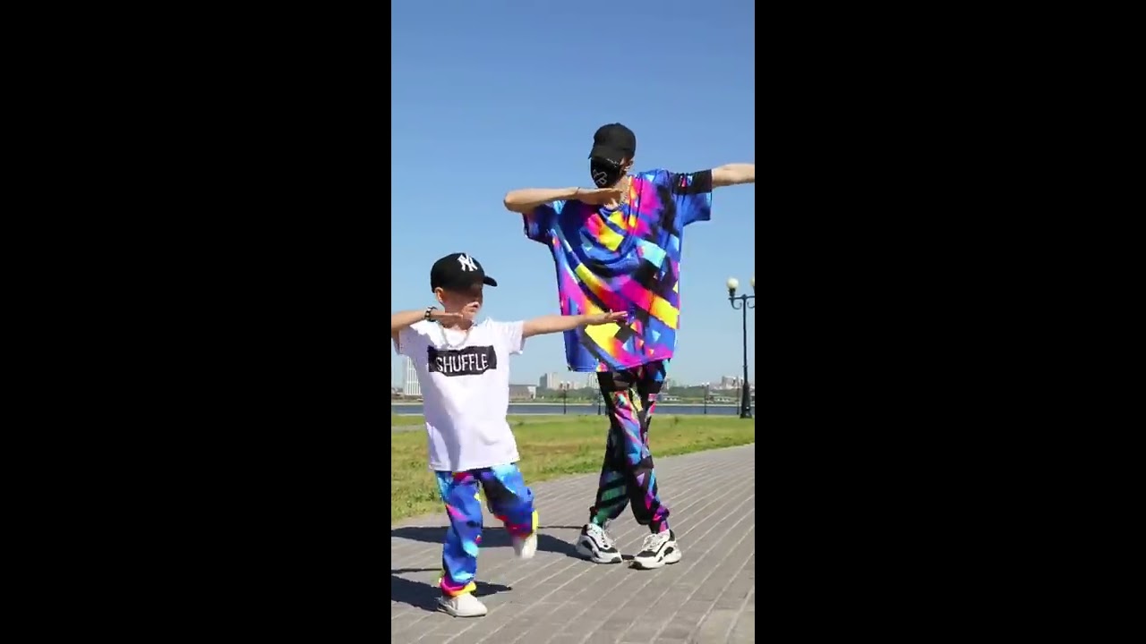 LITTLE KIDS DANCING 😱⭐️ Tuzelity Shuffle 😎💥