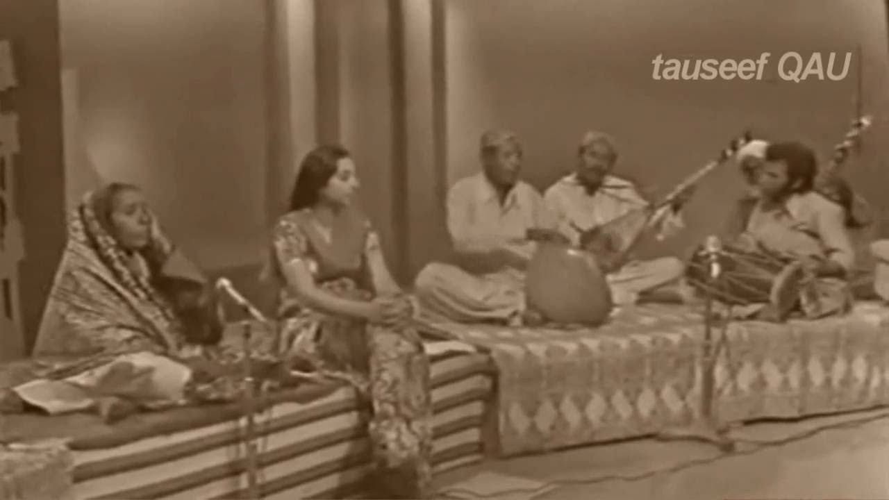 Kharee neem ke neechey by  Maai Bhaagi PTV Live recording Great folk song