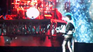 The end of Tommy Thayer & Eric Singer's Solos