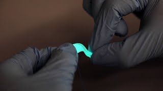 New stretchable, self-healing and illuminating electronic material for wearable and soft robots screenshot 5