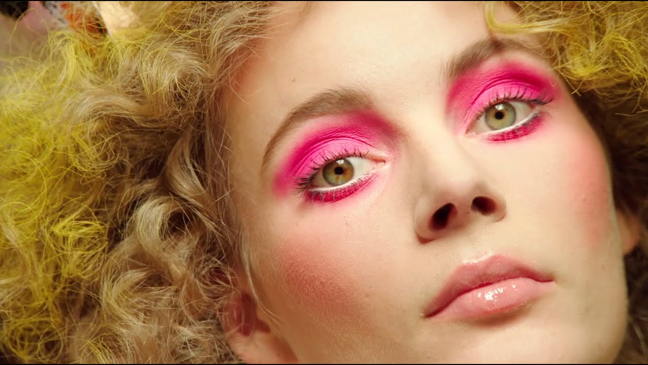 Flamingo Park | MAC Cosmetics - YouTube