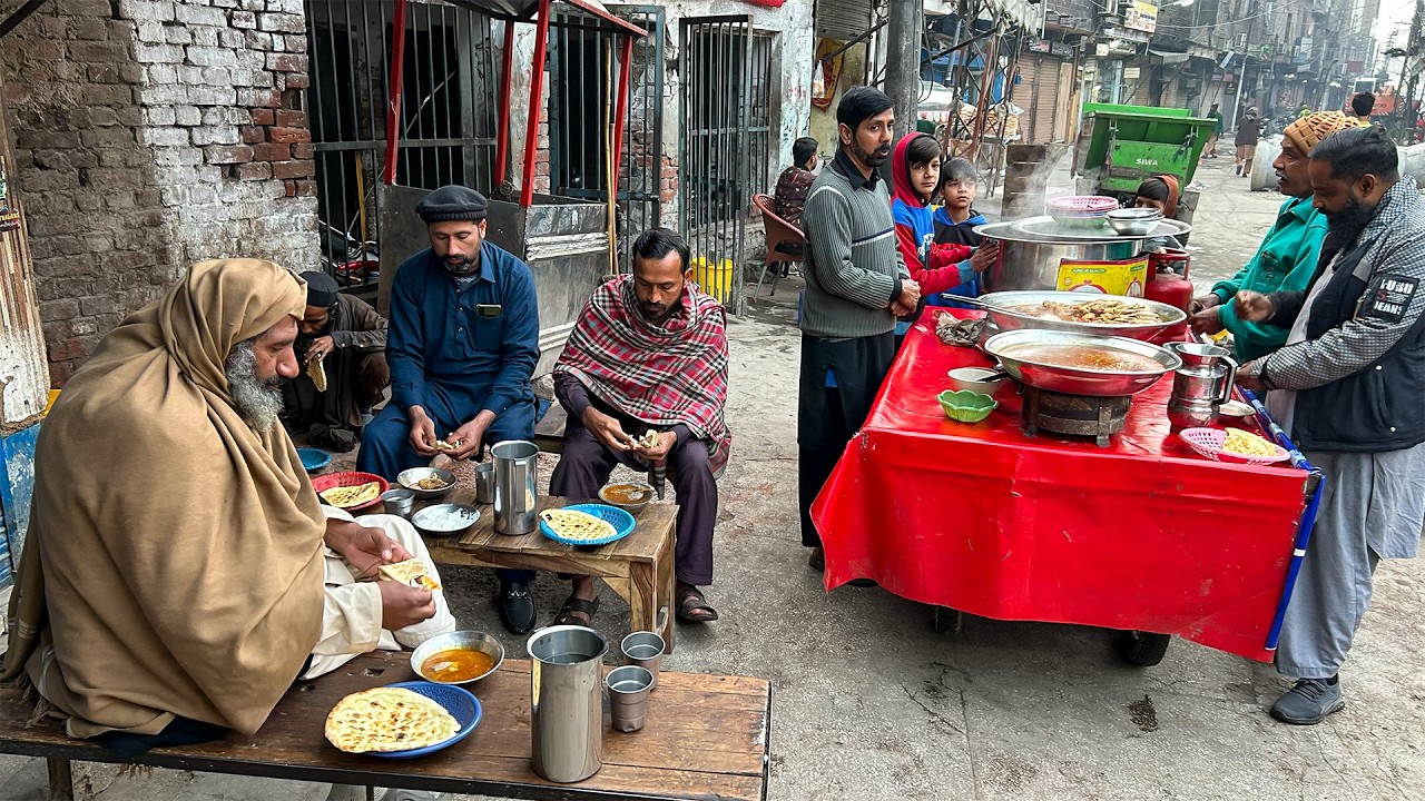 A Street Cart FULL of Breakfast 😍 | Affordable Desi Breakfast – Street Food Pakistan 🇵🇰