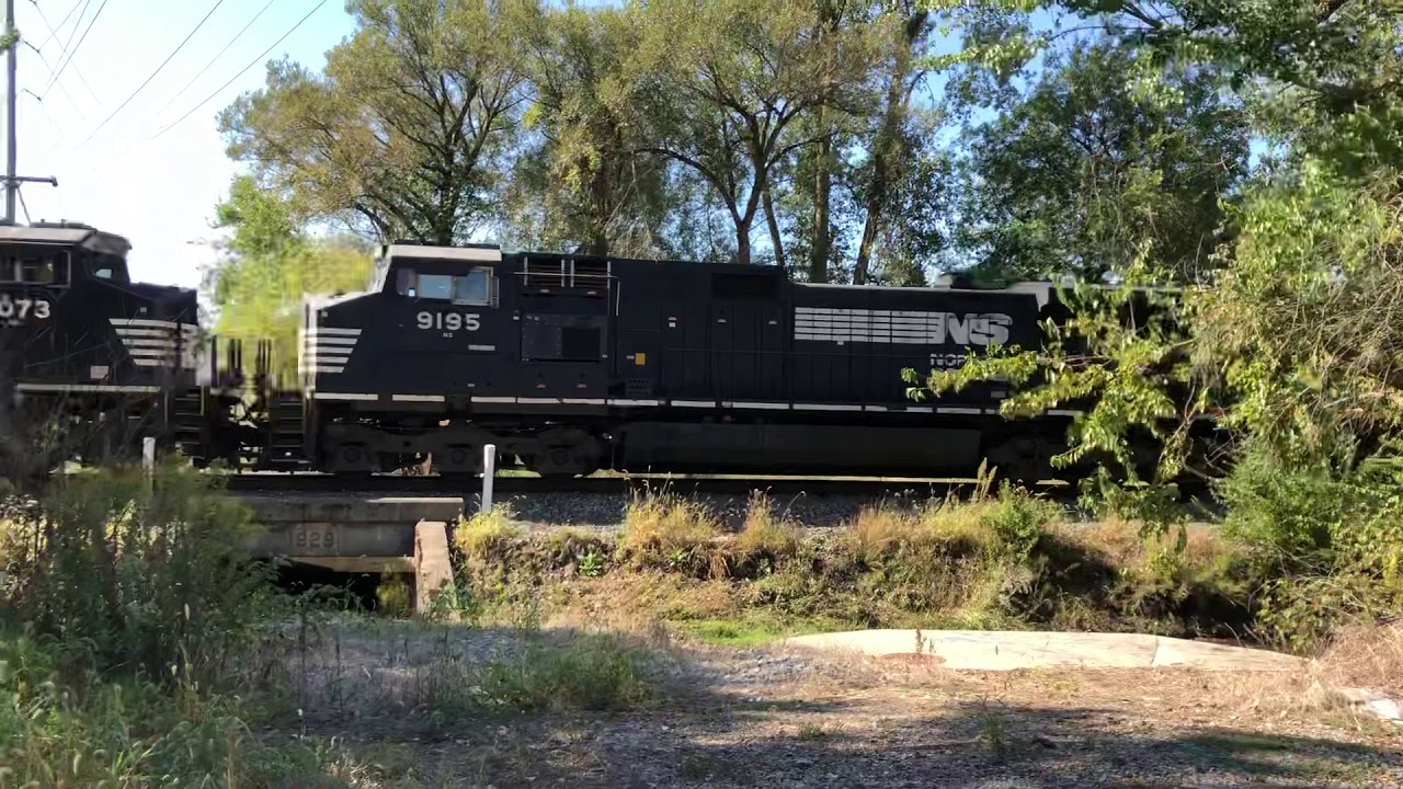 NS 1072 (Illinois Terminal) leads NS 179 past my work near MP- 181 in