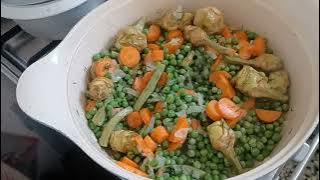 Artichokes ,carrots and green peas 🫛 .my  husband love so much  this food.