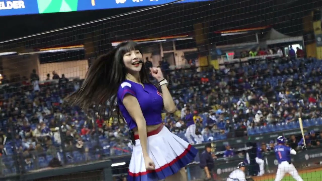 中華應援團女團長RINA 20230306 樂天應援團 鄭宗哲應援曲