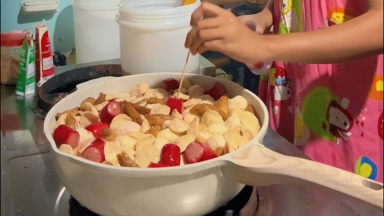 Nagfoodtrip kami ng street food sa bahay | Nagluto ako ng burger para sa meryinda