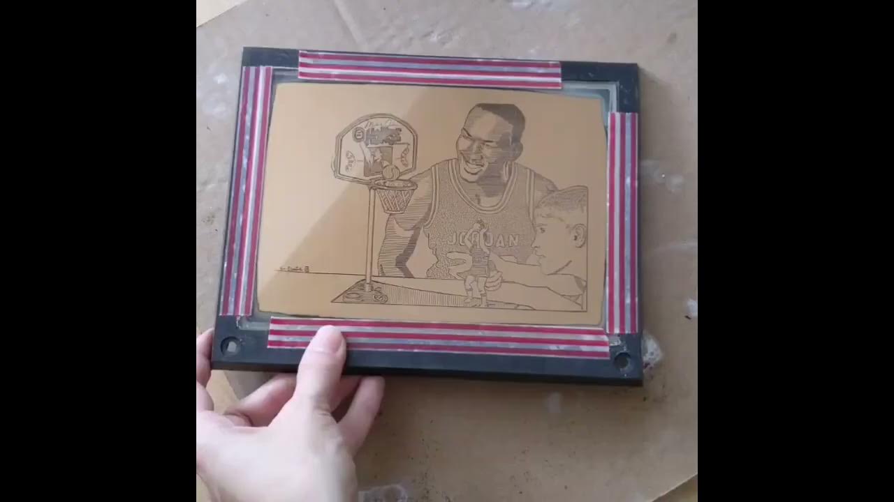 Etch A Sketch Artist Makes Masterpieces On 90's Kids Toy