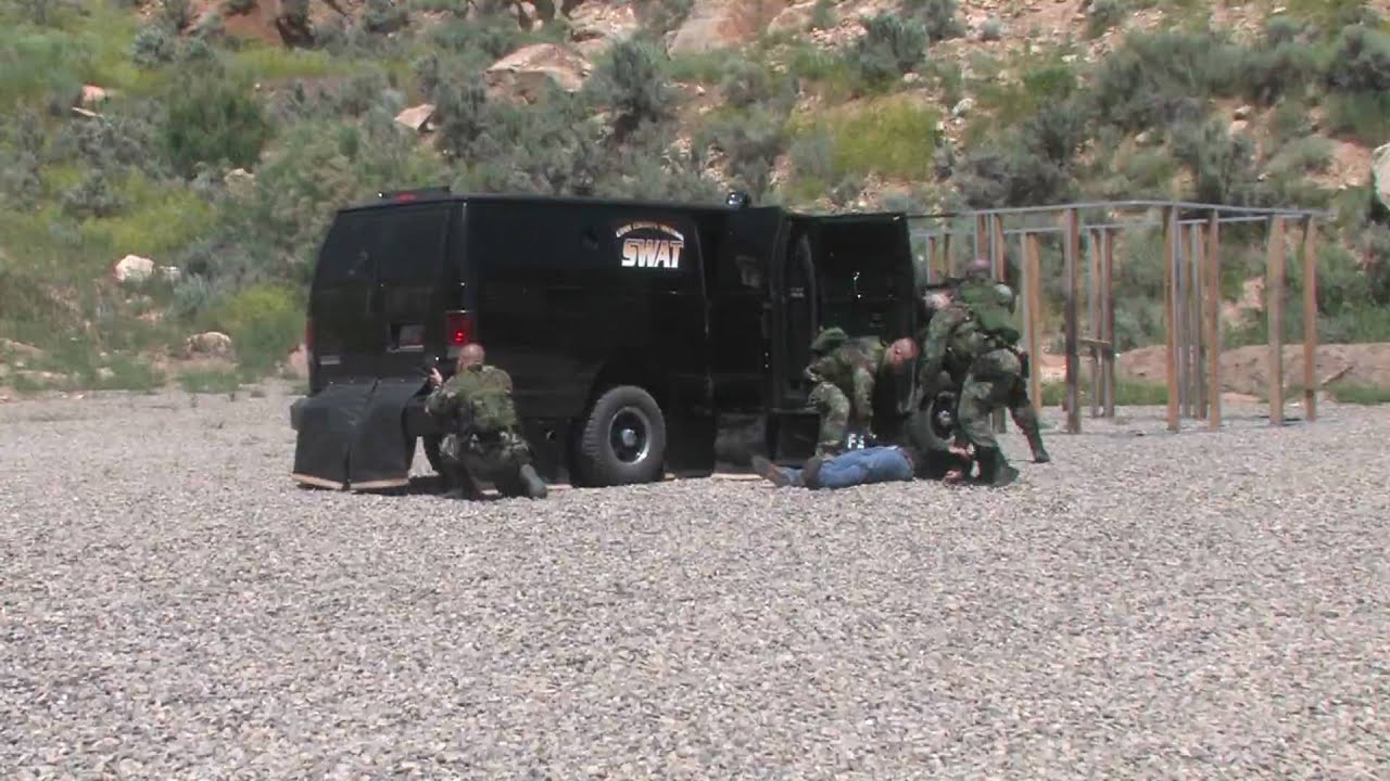 Citizen rescue through side doors - YouTube