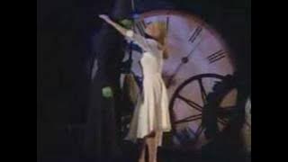 Idina & Kristin - Tony's 2004 - Defying Gravity