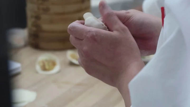 鼎泰豐 Din Tai Fung ディンタイフォン 딘타이펑  Xiao Long Bao 小籠包 Xiaolongbao soup dumplings Dim sum pork dumpling