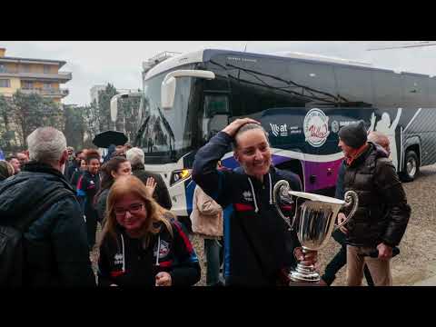 Video Volley femminile, la Savino Del Bene entra nella leggenda portando la Toscana in alto nel mondo.