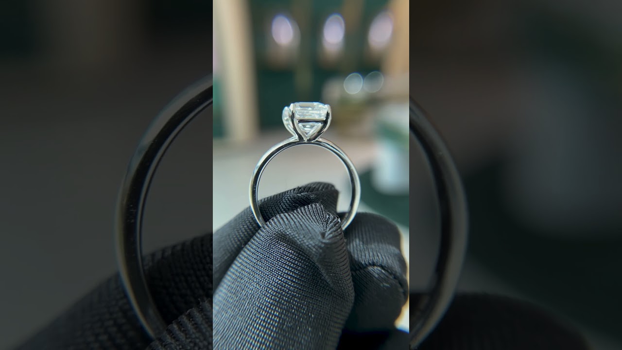 Asscher Cut Diamond Ring | Lab Grown Diamond Rings in Dubai | Avira Diamonds