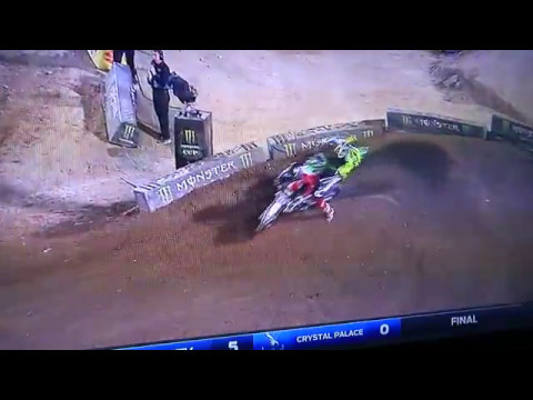 Osborne with the move for the win 250sx east main 2017. Las Vegas Sam Boyd Stadium