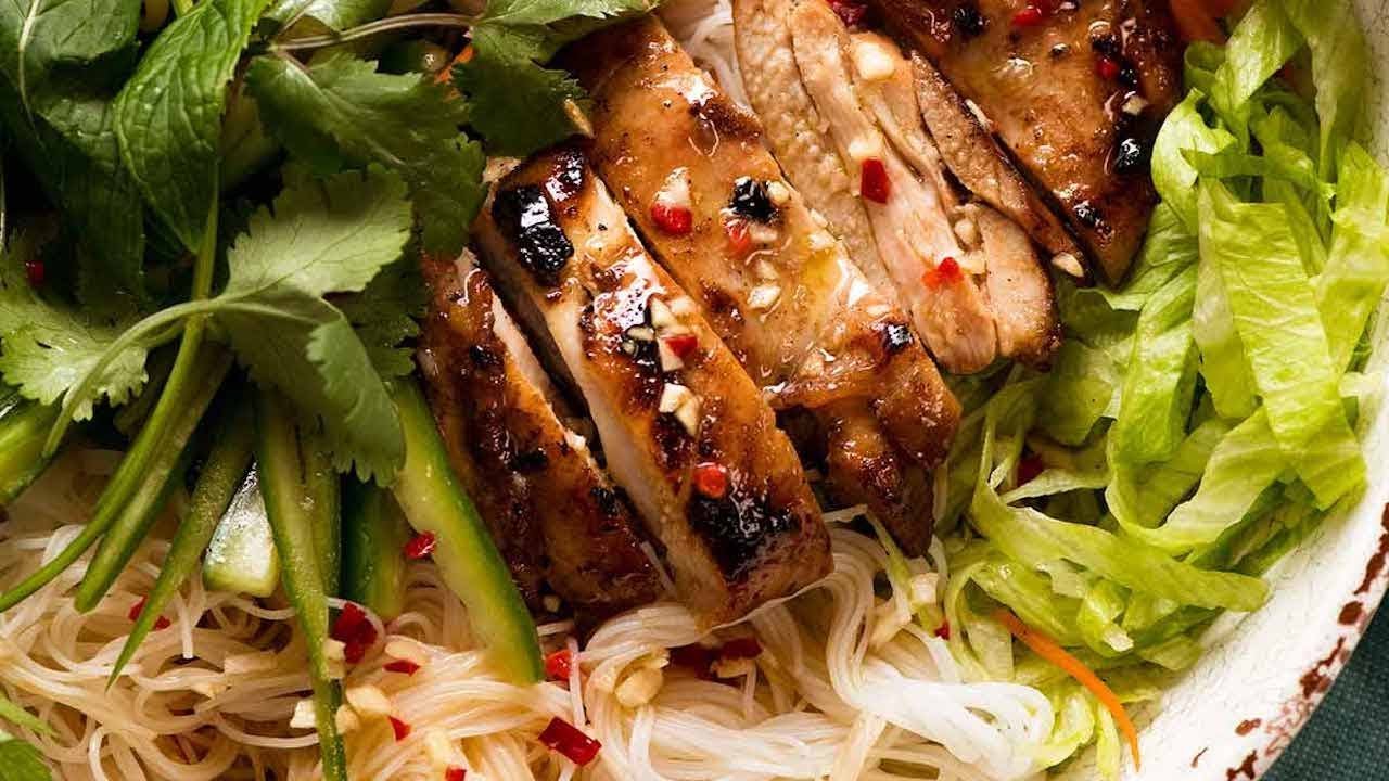 Vietnamese Noodles with Lemongrass Chicken YouTube