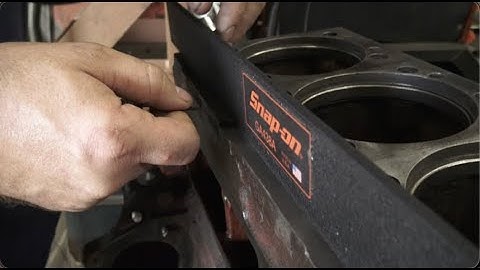 USING BASIC TOOLS TO CHECK THE FLATNESS OF A BLOCK DURING AN ENGINE REBUILD