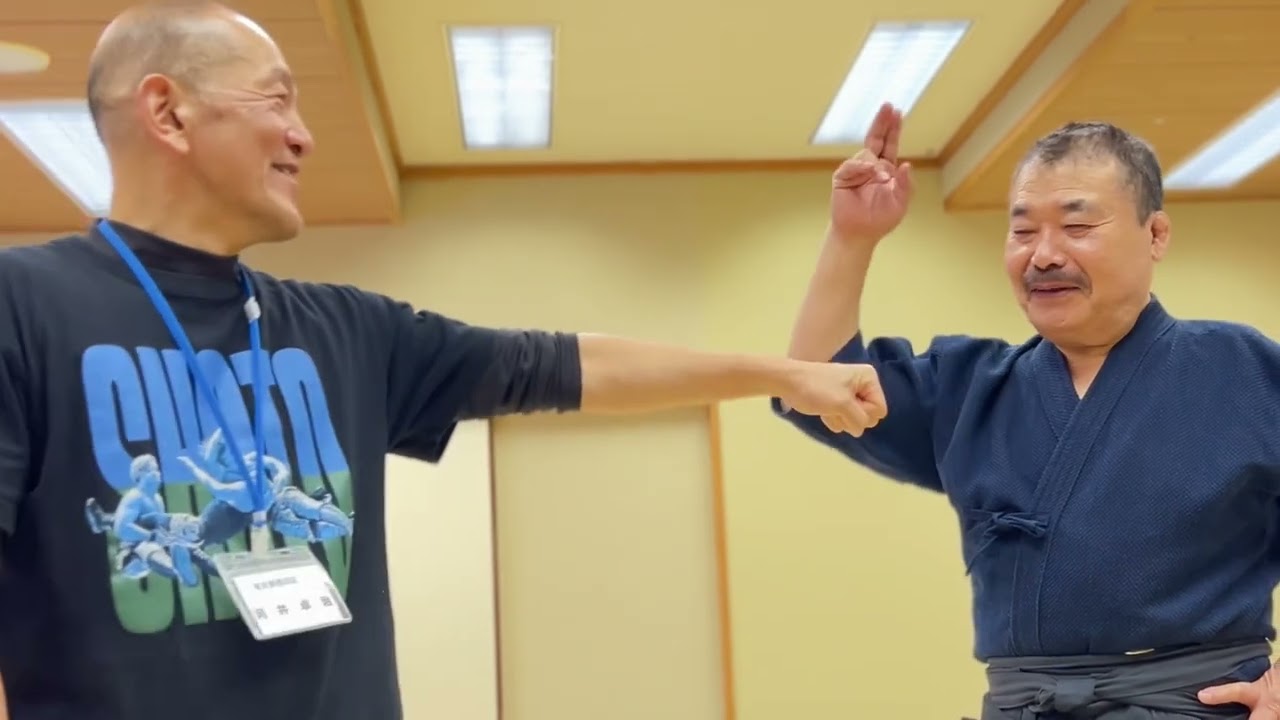 肘井博行先生 武術の身体操作・意識を治療に活かす『悠翔塾』 - YouTube