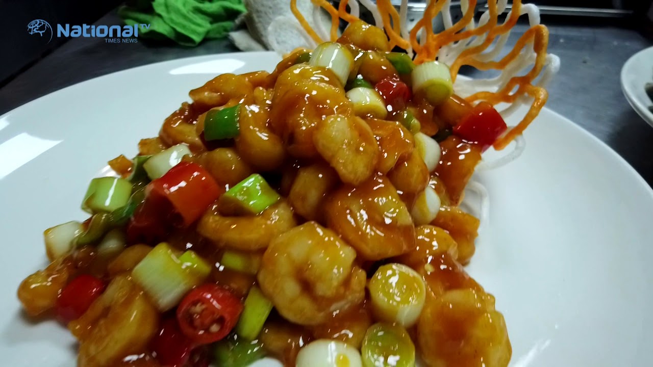 Novotel зочид буудлын “Жэйд Гарден” рестораны хятад хоолны ахлах тогооч - ШИҮ ЖЭ ЮҮН