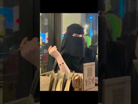 تحت اجري كل اللي ضاع واللي رح يضيع فادي الدنيا وناسها