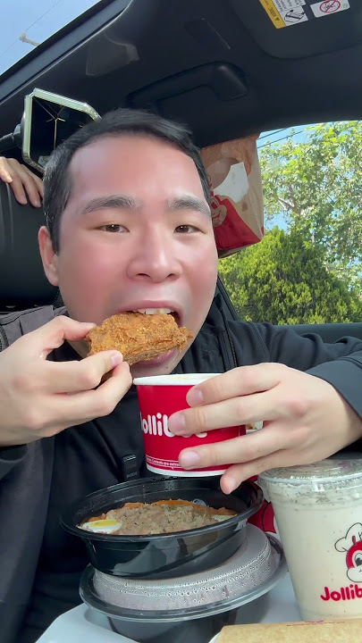 EATING FRIED CHICKEN MUKBANG #mukbang #shorts #food