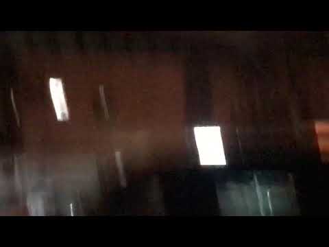 انا وعيال عمي نلعب في المطر سبحان الله