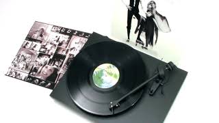 Fleetwood Mac - Dreams (Official Vinyl Video)